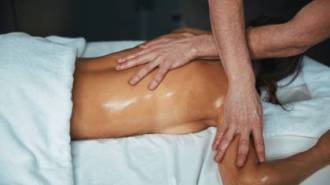 Massage-aux-huiles-essentielles